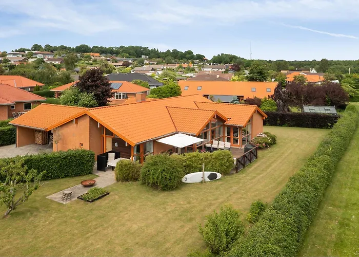Vaerelse, Bad Og Toilet I Villa