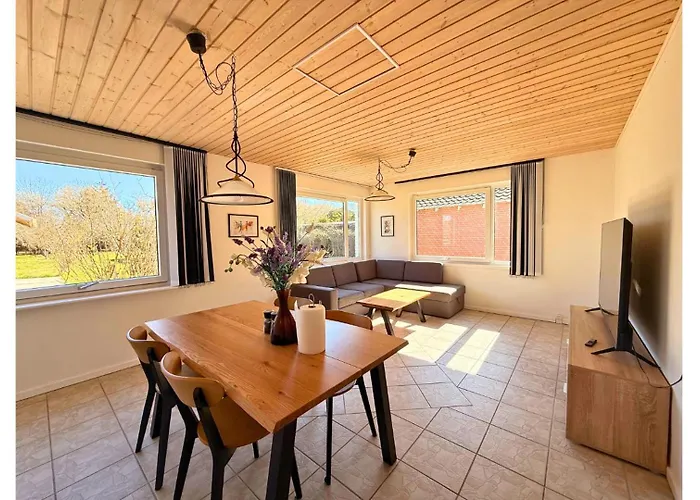 Charming Family-Friendly Villa Near Lalandia, Puttgarden